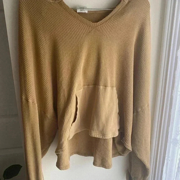 Offline by Aerie Waffle Knit Hoodie Sweatshirt Oversized XL V Neck Cropped Camel - Picture 2 of 10